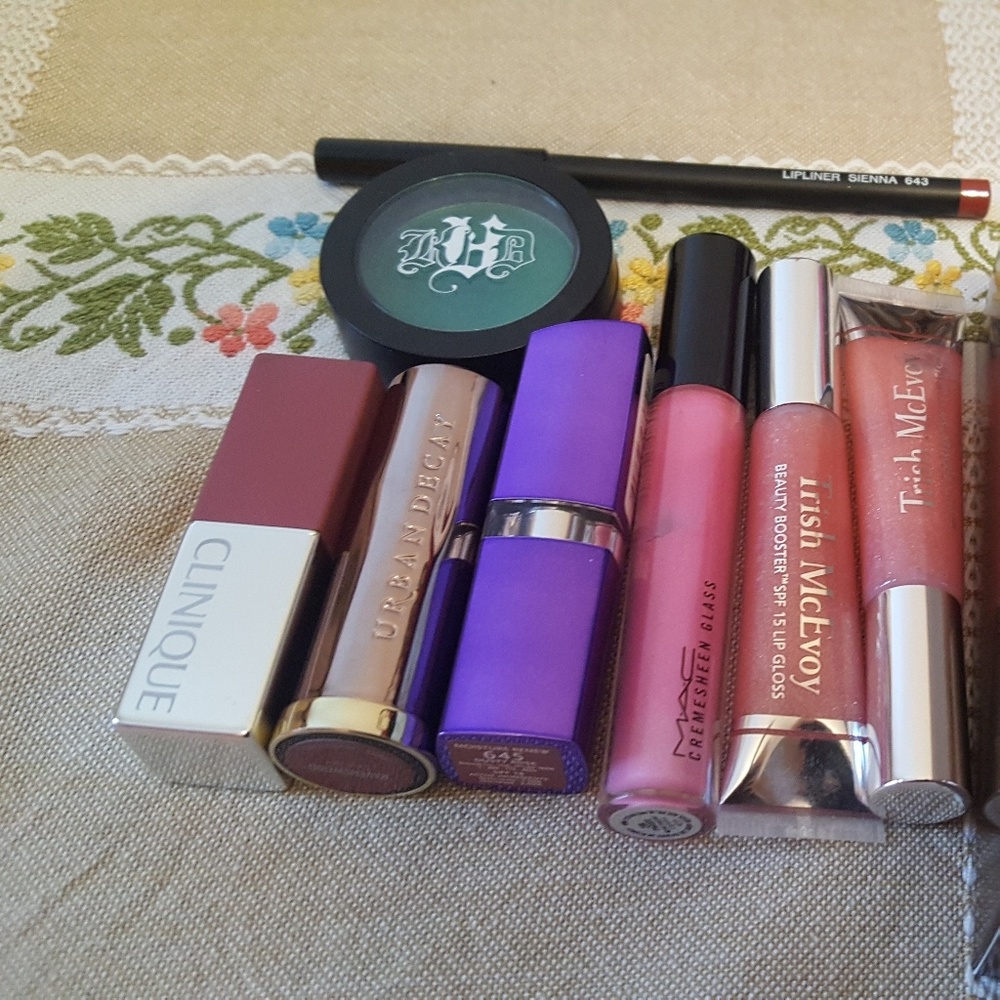 Make up bundle - Urban decay and clinque sold